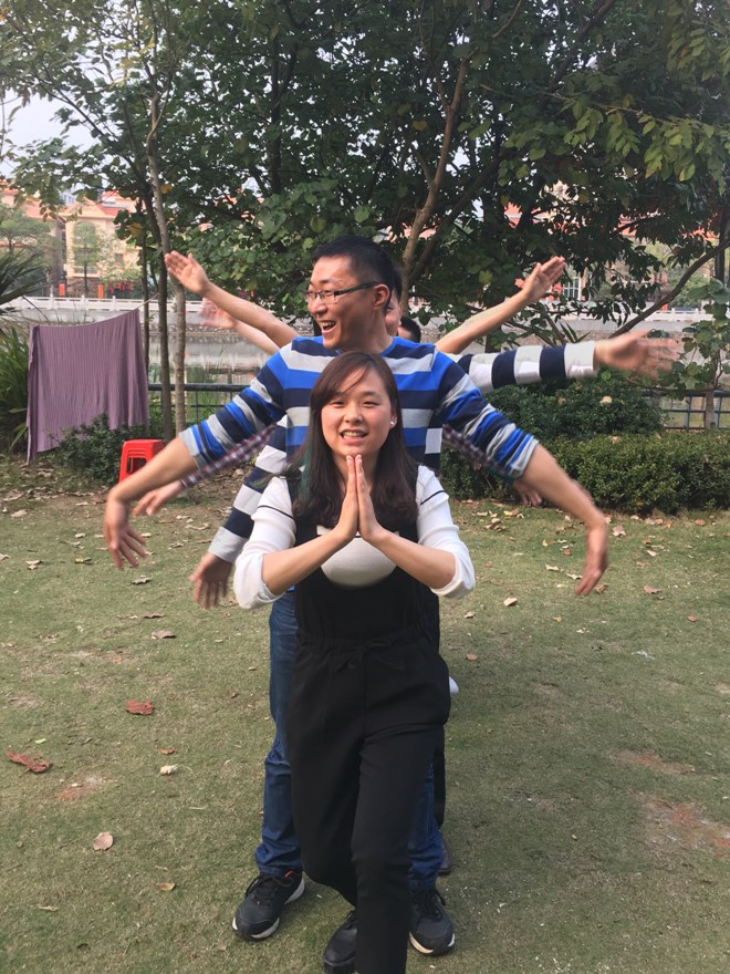 模具女生 模具女生