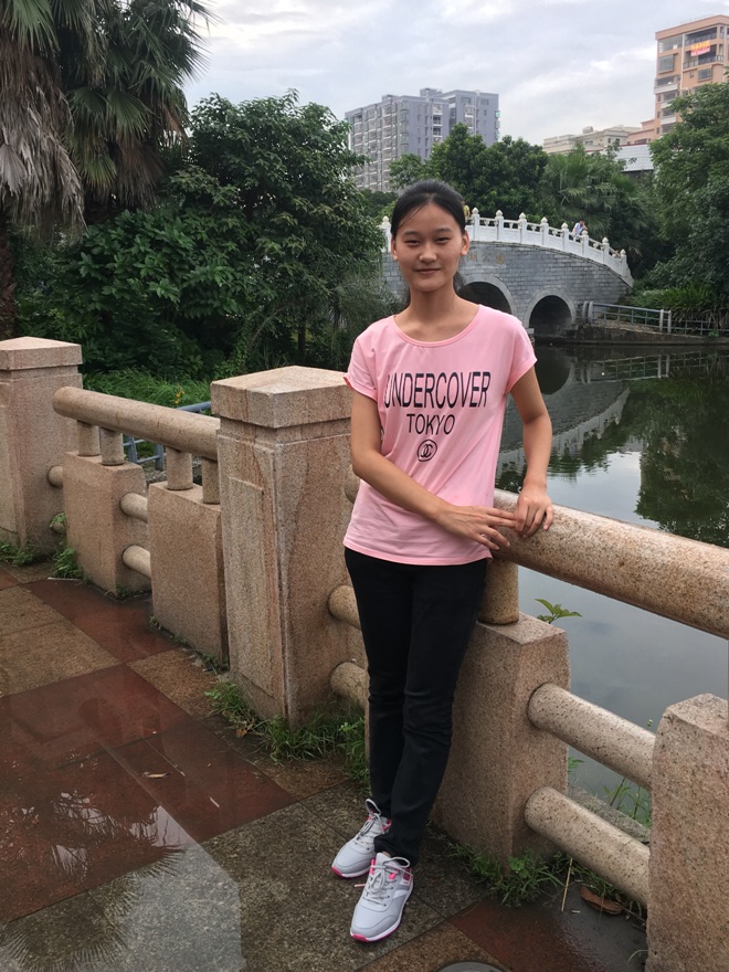 模具女生 模具女生